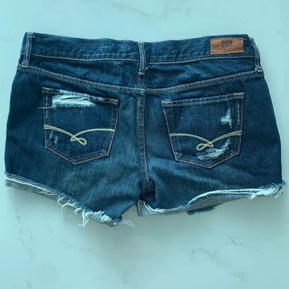 *NEW Iconic RUEHL Distressed Jean Shorts Y2K